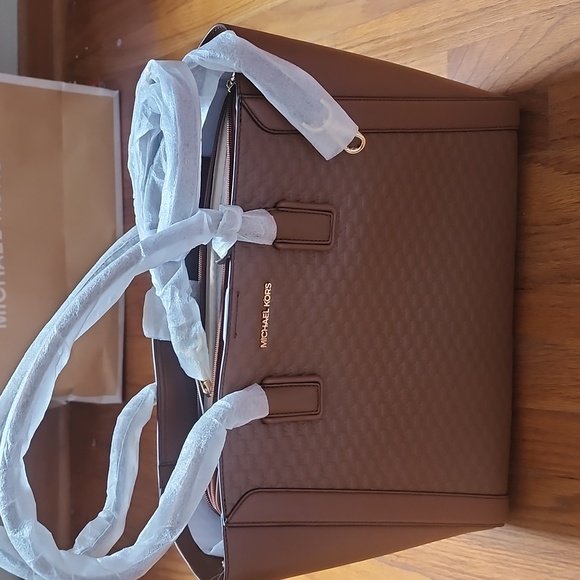 NWT Michael Kors Large Kali Laptop Tote in Luggage - Picture 4 of 6